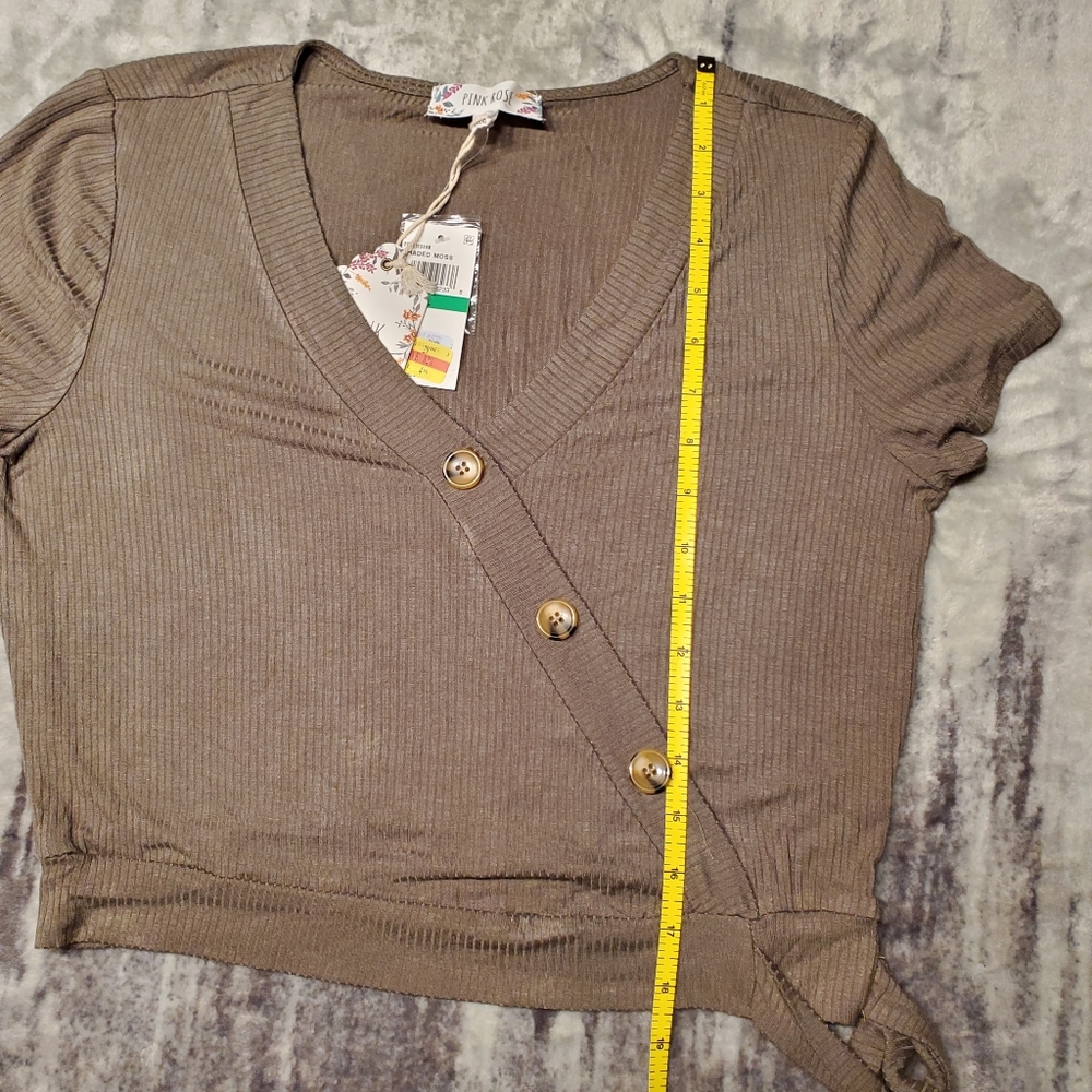 ♡♡♡♡♡ NWT Pink Rose crop top - Picture 6 of 9